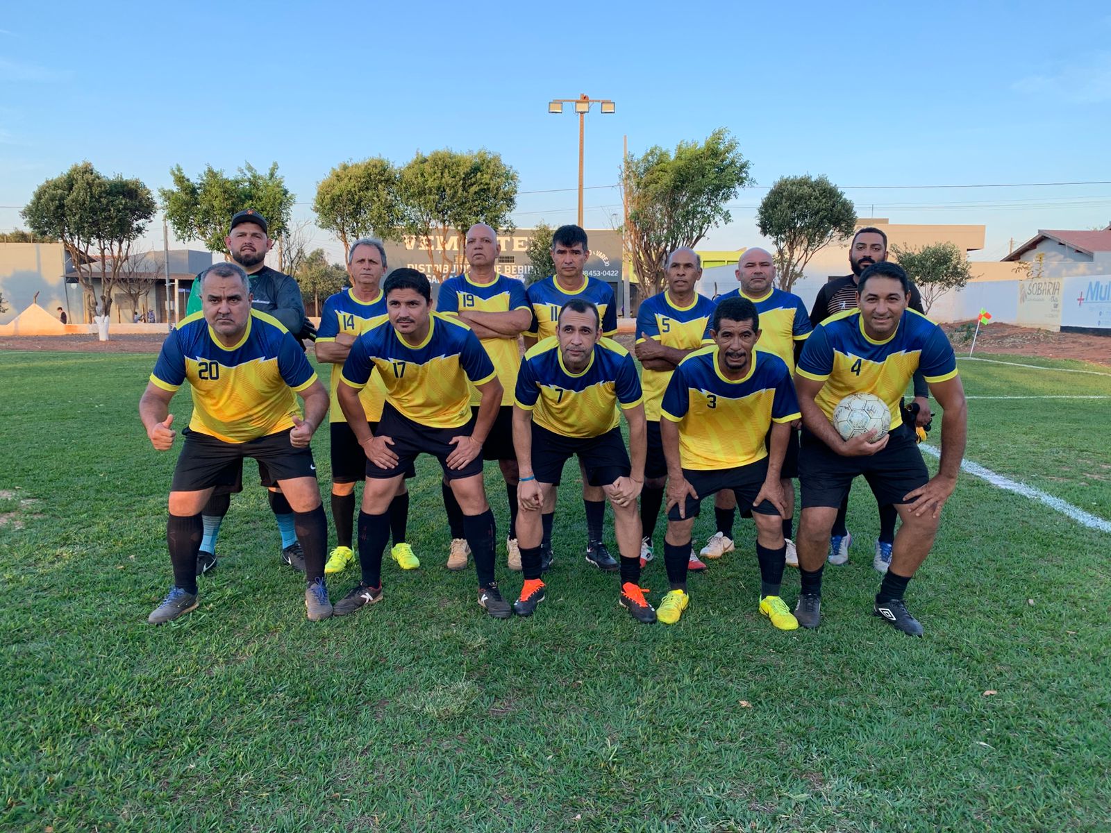 Equipe Dedé é a campeã do 5º campeonato do 40 Ribas ao  derrotar o time Tiossi na final realizada no sábado à noite